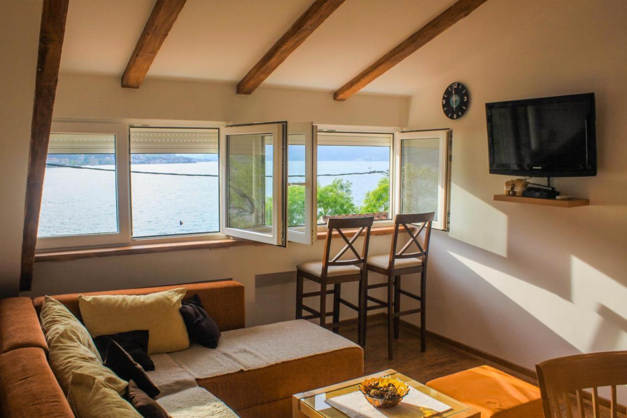 Sunny Bay Apartments Kotor Bagian luar foto