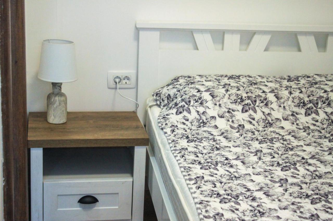 Sunny Bay Apartments Kotor Bagian luar foto