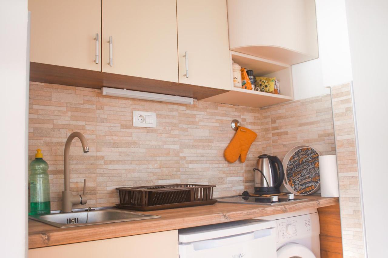 Sunny Bay Apartments Kotor Bagian luar foto