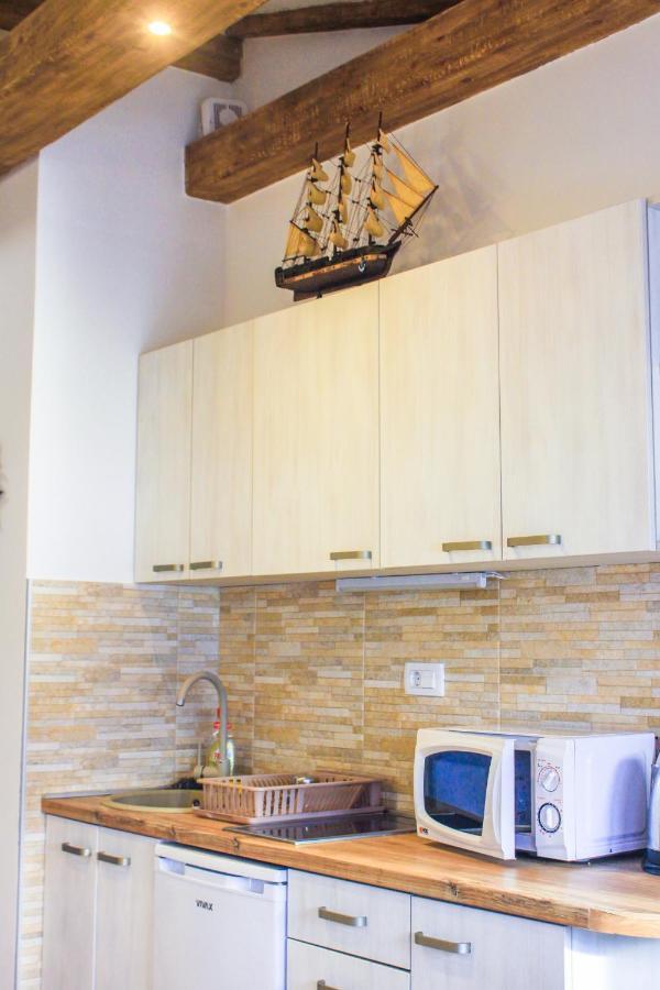 Sunny Bay Apartments Kotor Bagian luar foto