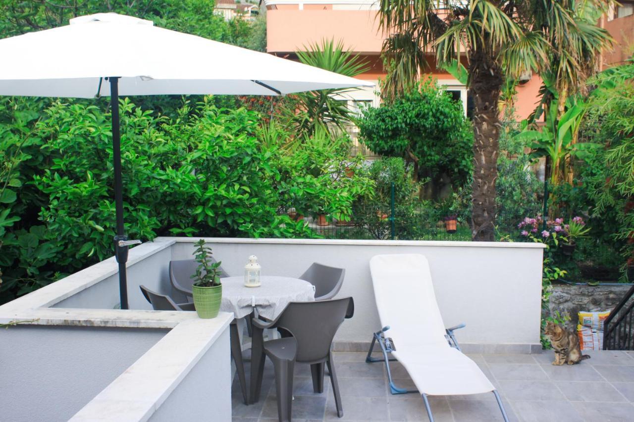 Sunny Bay Apartments Kotor Bagian luar foto