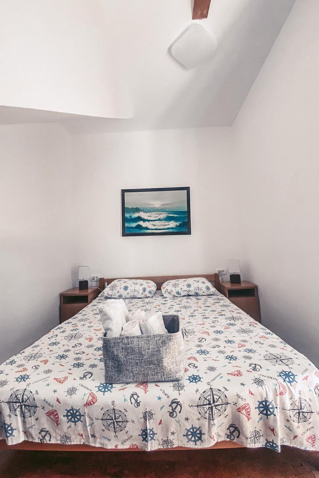 Sunny Bay Apartments Kotor Bagian luar foto