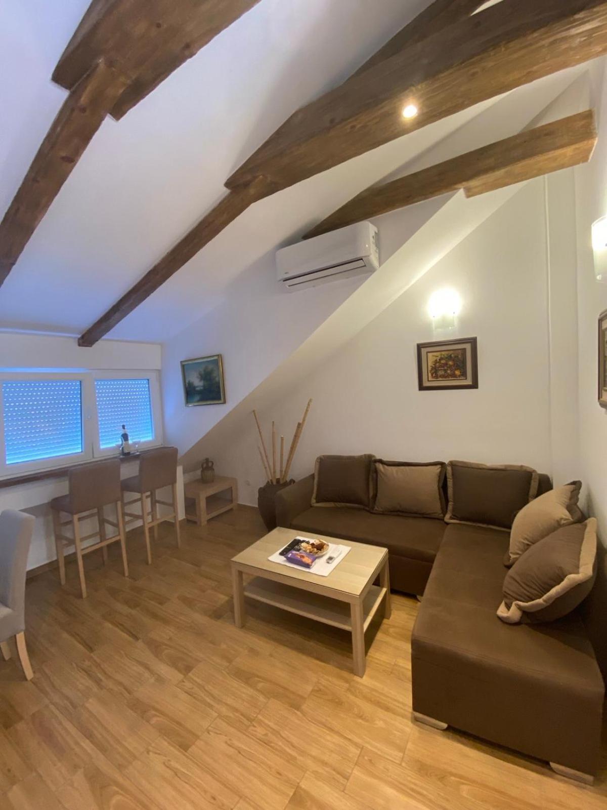 Sunny Bay Apartments Kotor Bagian luar foto
