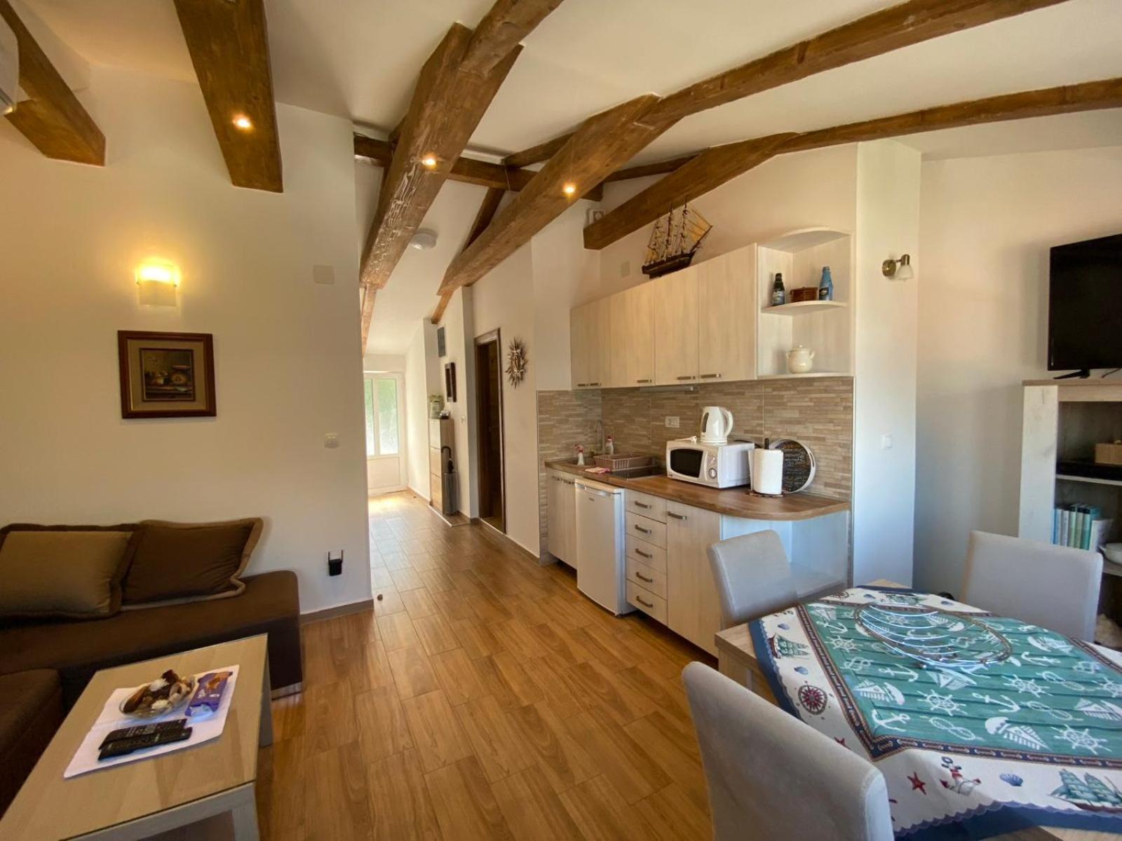 Sunny Bay Apartments Kotor Bagian luar foto