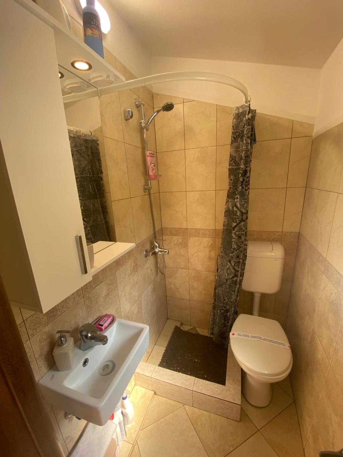 Sunny Bay Apartments Kotor Bagian luar foto